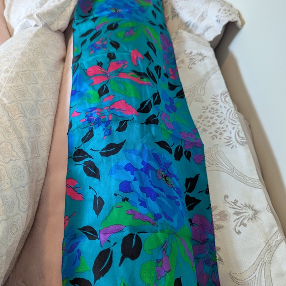 Colorful Patterned Scarves Collection - Picture 4 of 16